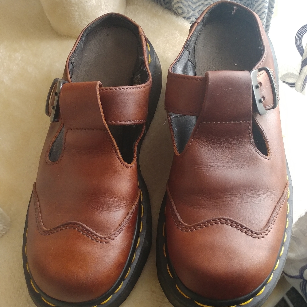 Vintage England Mary Jane Style buckle platform